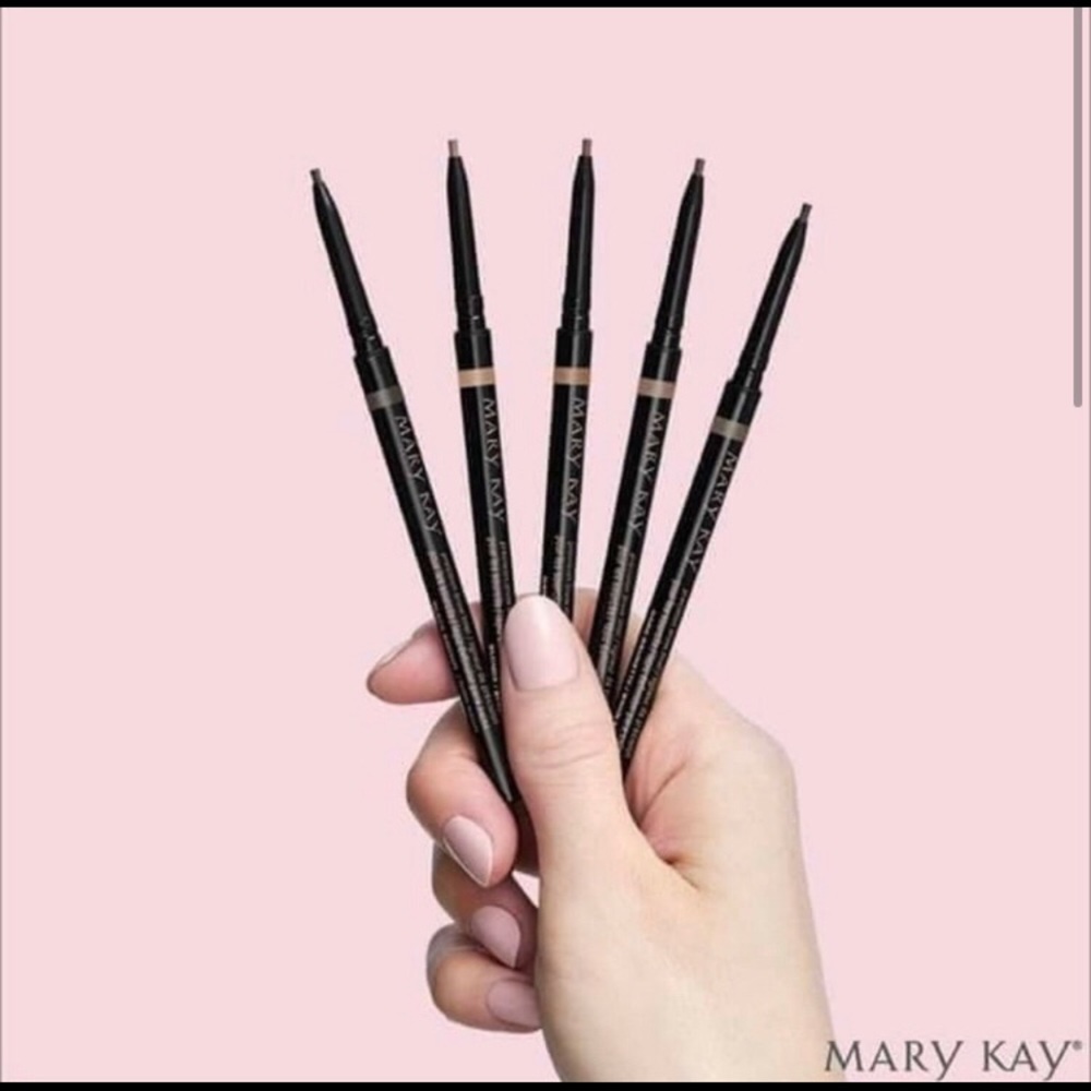 Lápiz para cejas/eyebrow pencil EACH $11